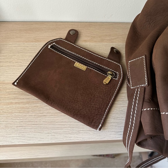 🌟SOLD🌟 Bally Bucket Bag - Picture 6 of 7